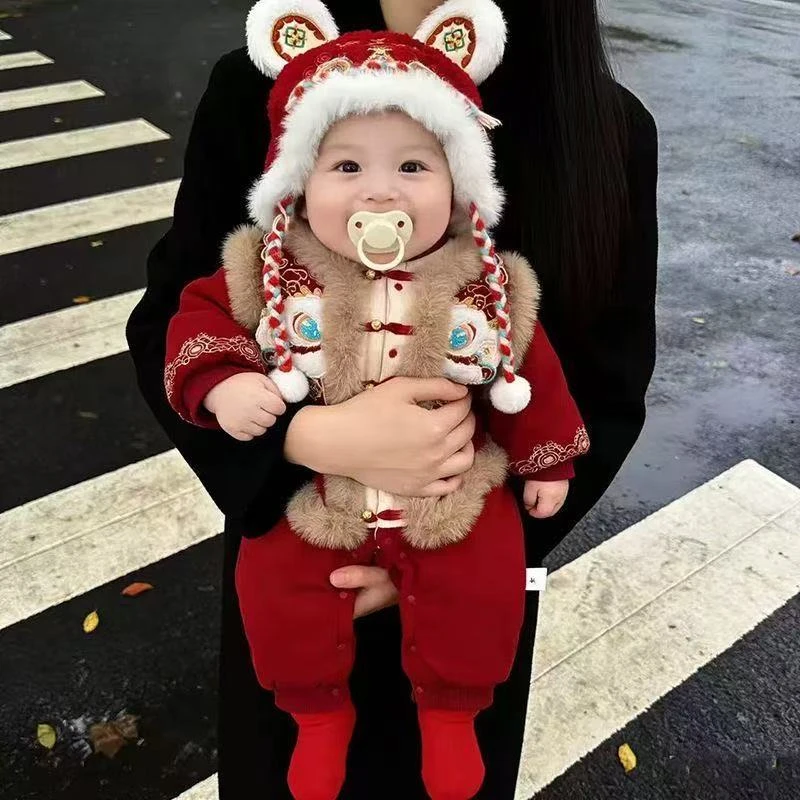 S婴幼儿拜年服外穿喜庆国风连体衣冬季外穿周岁宝宝新中式哈衣