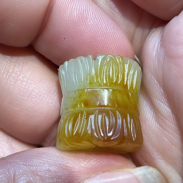 未镶嵌和田玉车挂