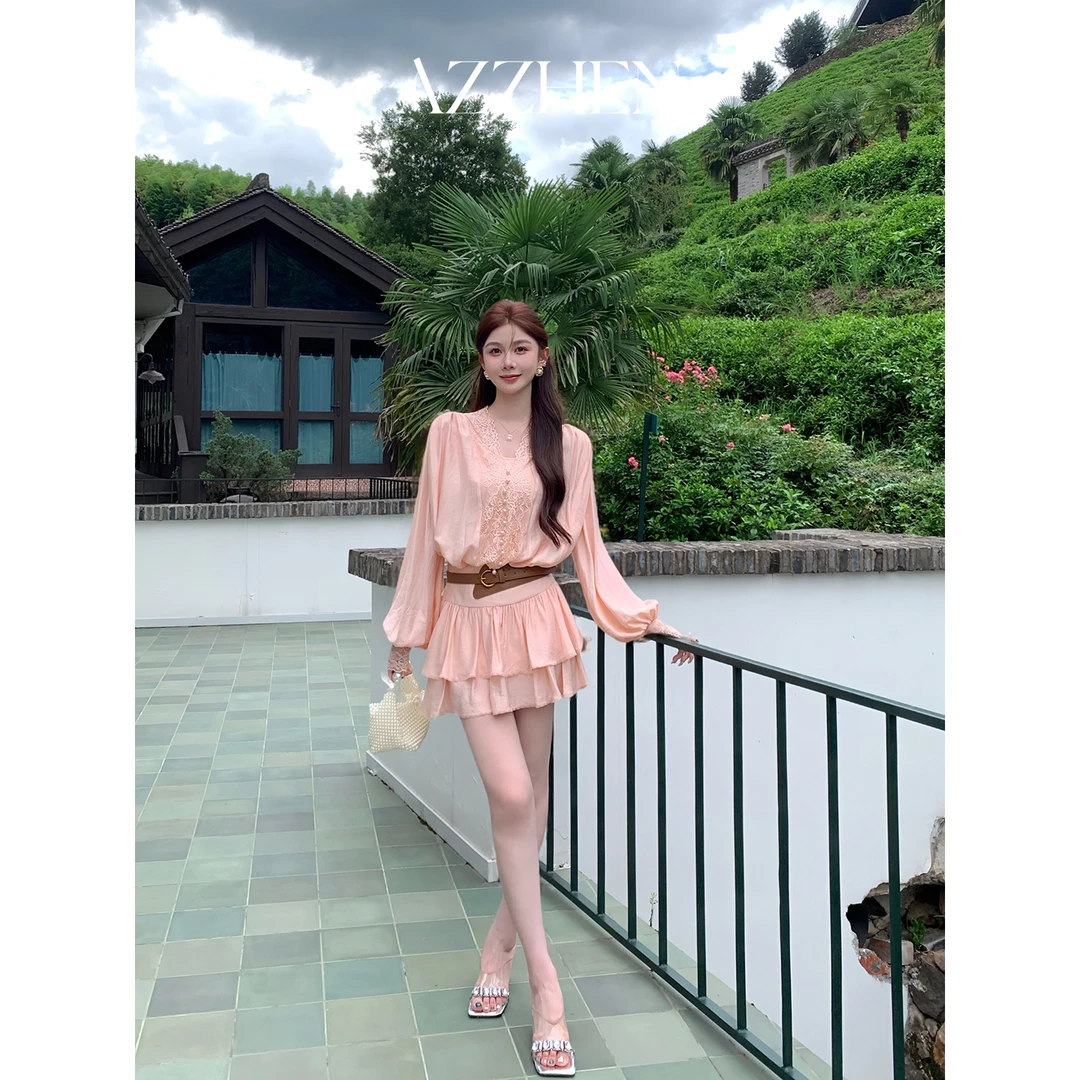 AZZHEN【雾都恋人】V领秋冬时尚显瘦蕾丝上衣短款荷叶边半裙洋气