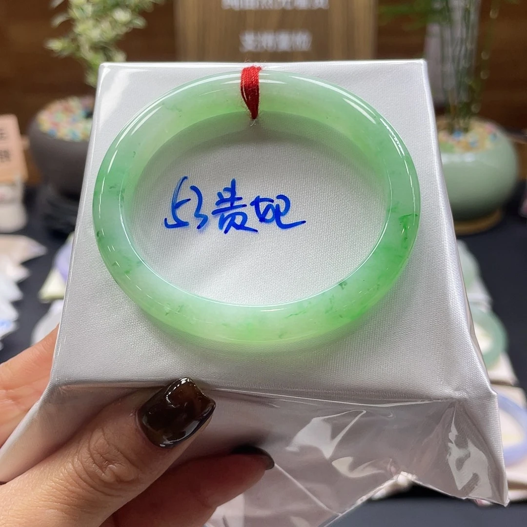 翡翠未镶嵌手镯16 号