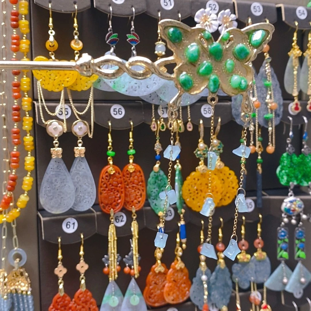 未镶嵌翡翠耳饰翡翠