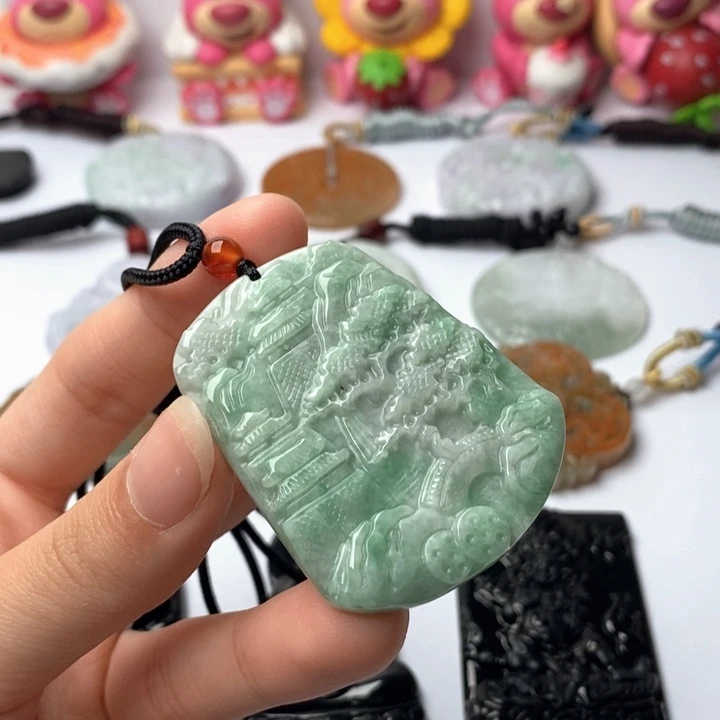 翡翠未镶嵌颈饰翡翠