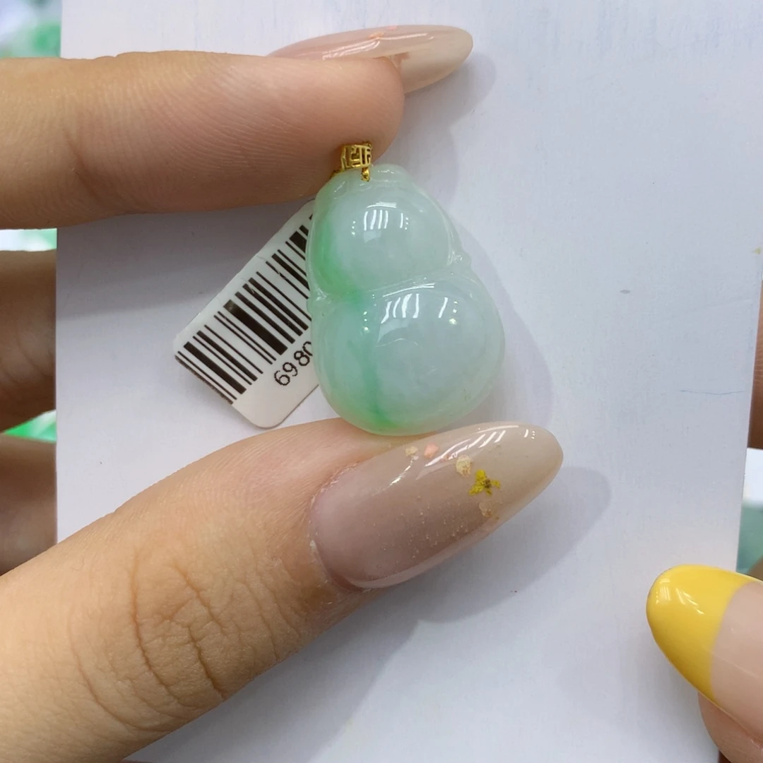 颈饰18K金镶嵌翡翠