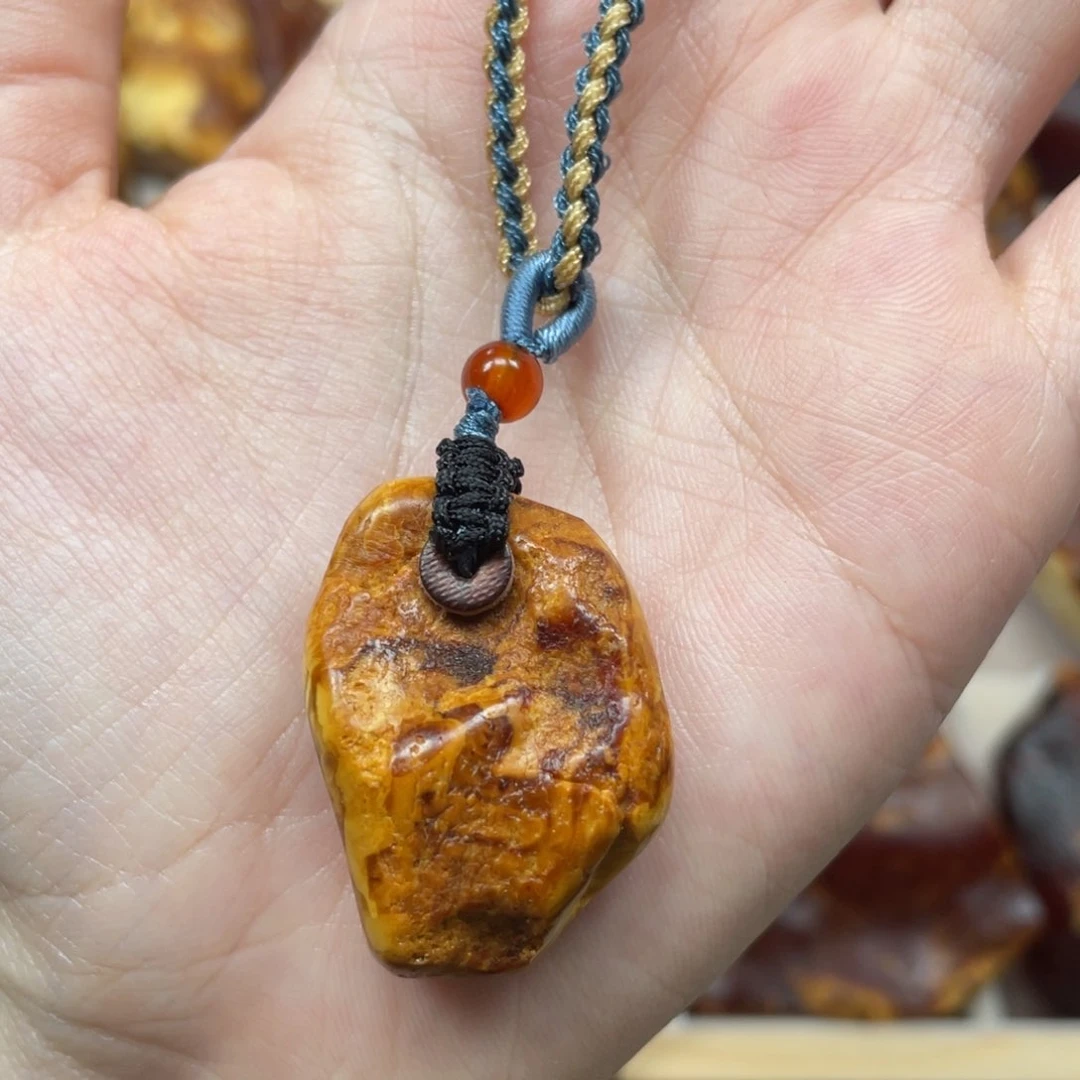 琥珀珠宝奇石未镶嵌