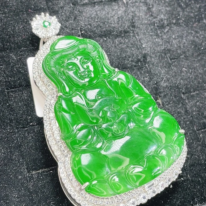 翡翠未镶嵌颈饰05