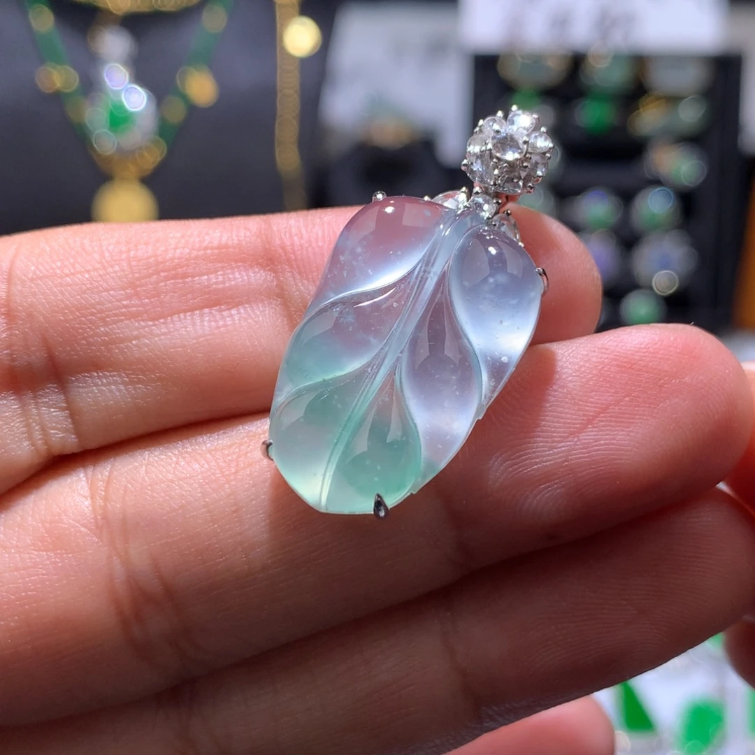 翡翠18K金镶嵌吊坠(赠链)