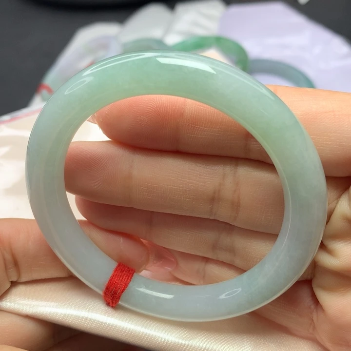 翡翠手镯（圆镯）未镶嵌55555656