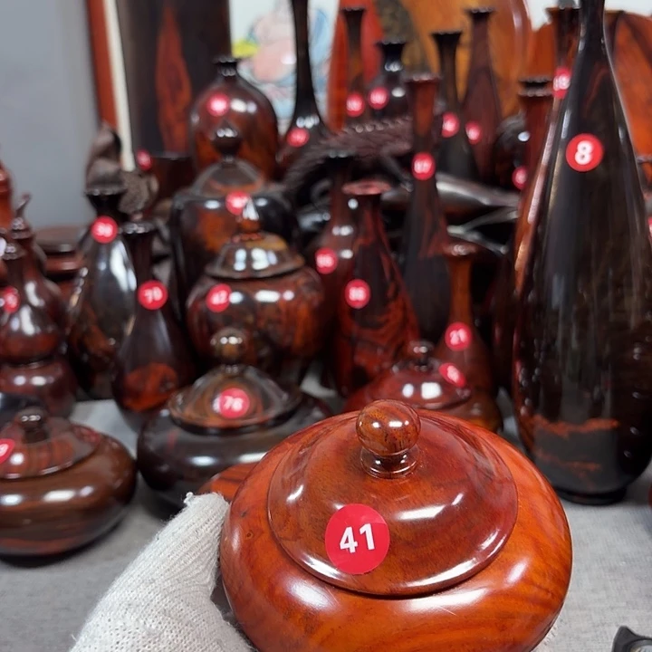 山***.木大红酸枝罐子一个