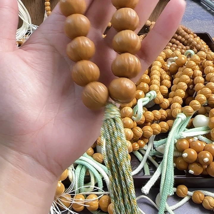 Y***.猴头核桃吊坠17没抛光屁桃