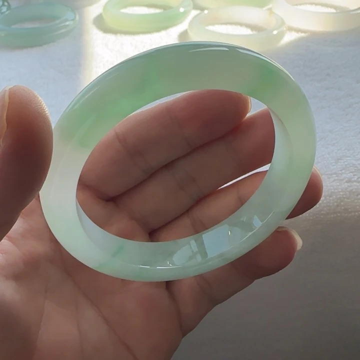 翡翠未镶嵌手镯糯冰金丝绿