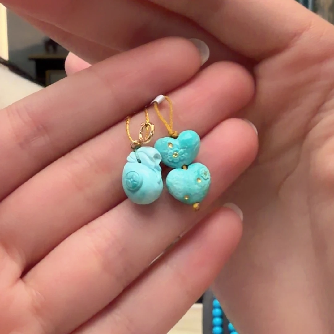 绿松石未镶嵌颈饰