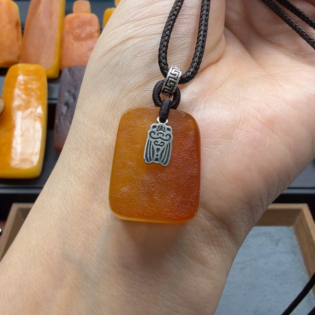 未镶嵌吊坠(赠链)琥珀