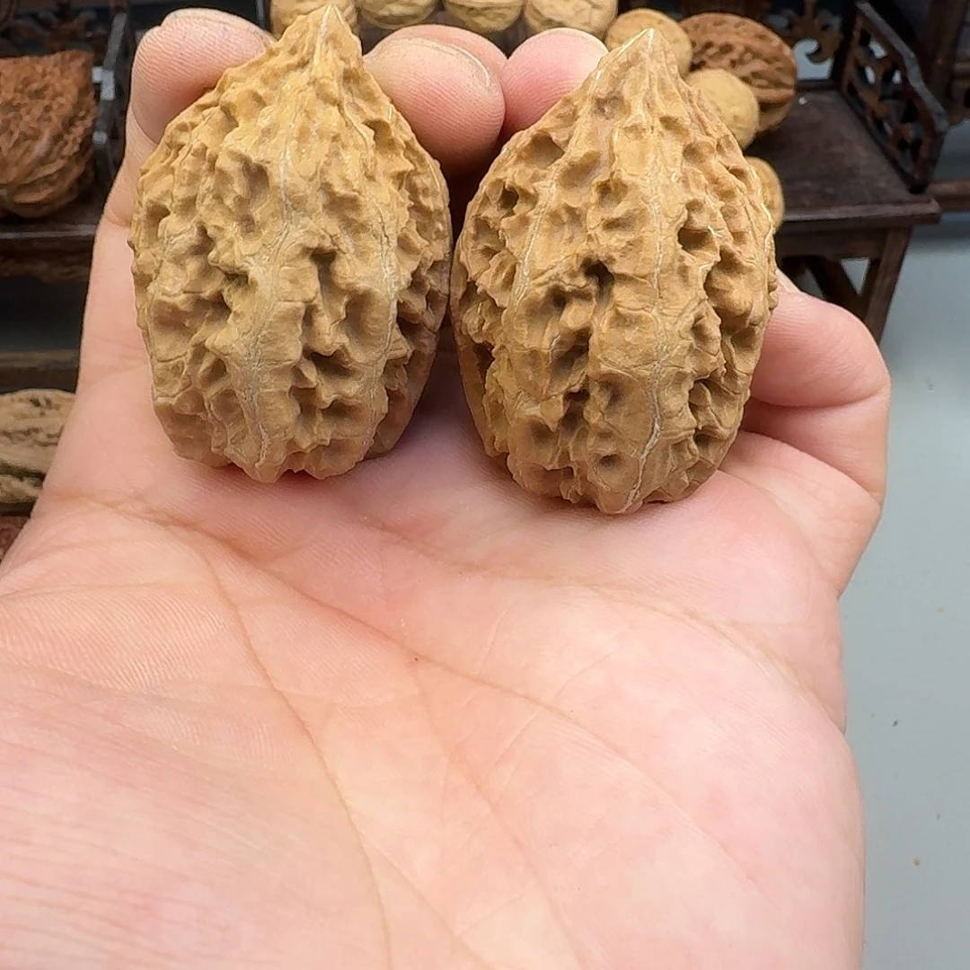 吊坠文玩核桃刺花坚果