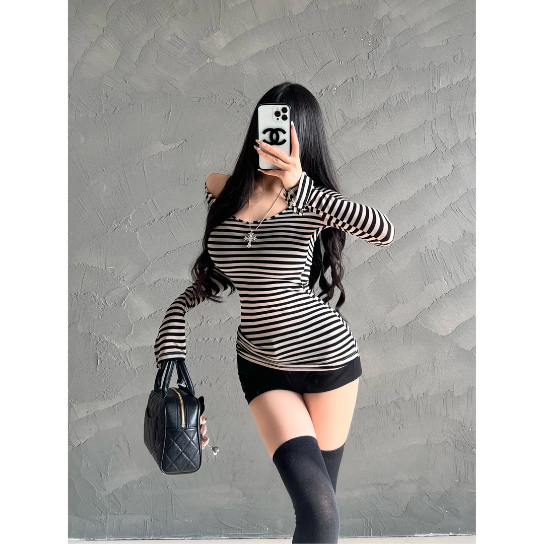 M5819设计感喇叭袖条纹V领长袖T恤上衣女秋季新款收腰显瘦打底衫