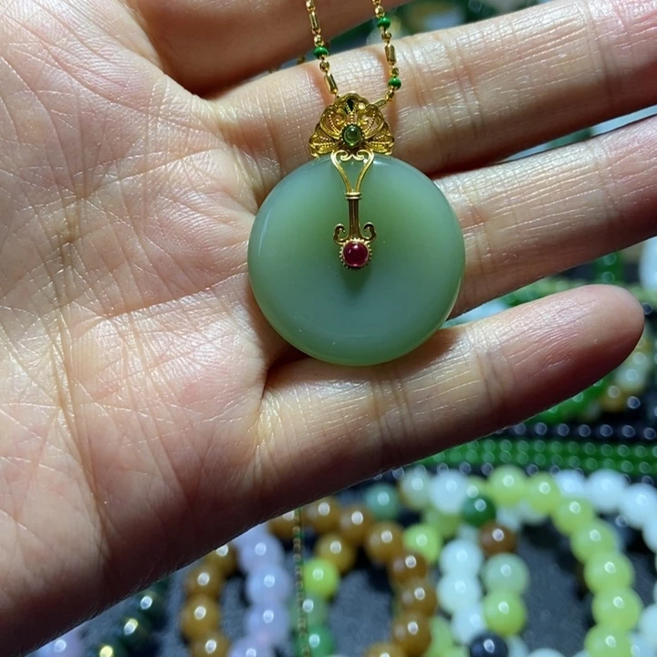 和田玉18K金镶嵌吊坠(不含链)