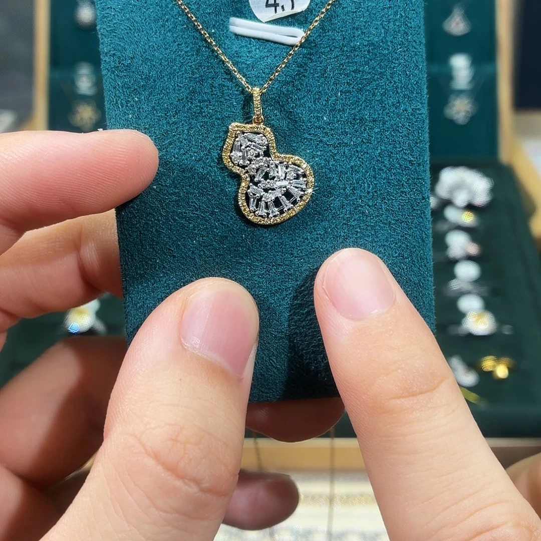 颈饰钻石18K金镶嵌项链