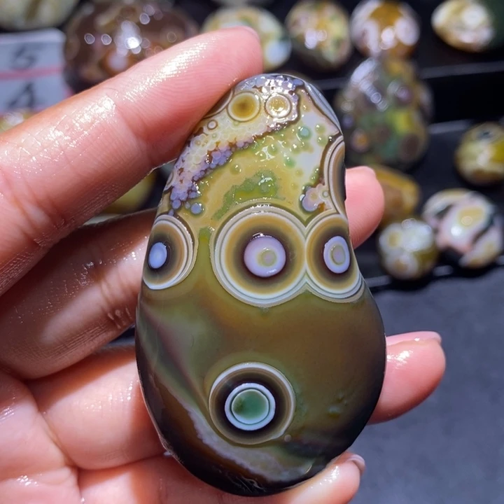 玛瑙/玉髓未镶嵌珠宝奇石47