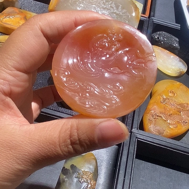 石英质玉（黄龙玉）未镶嵌颈饰