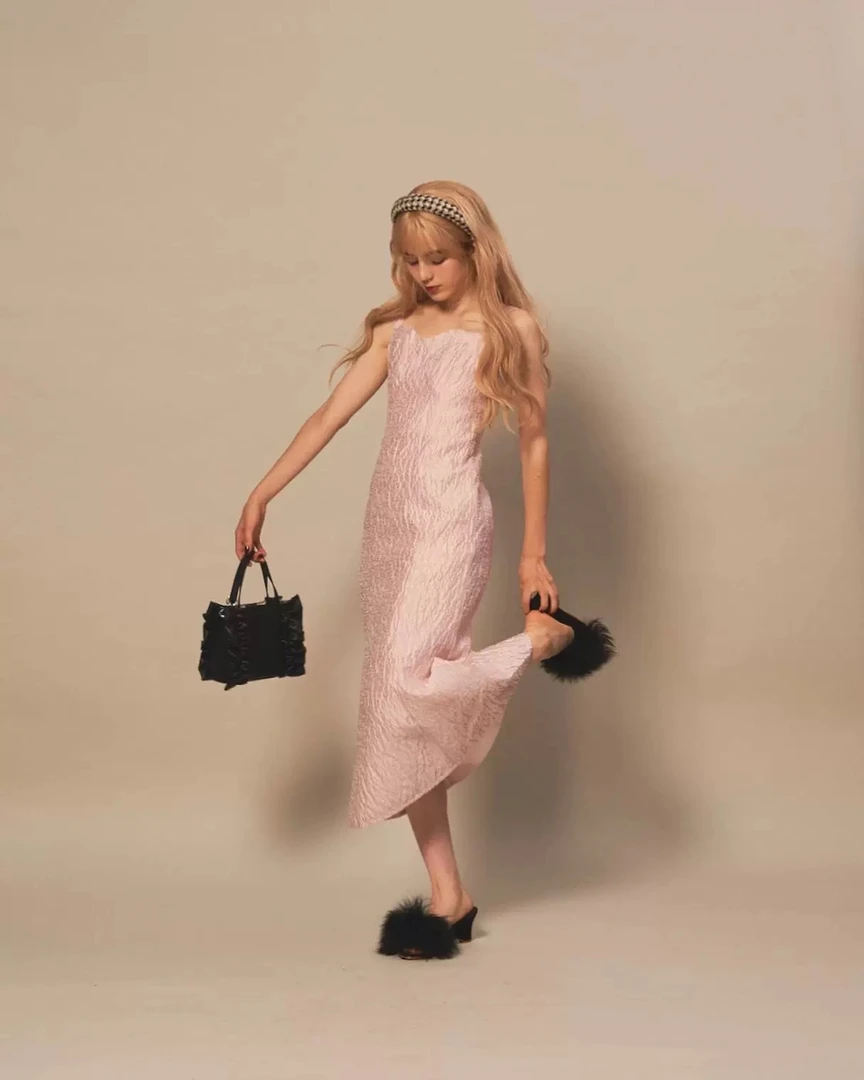 【FaFa】日系品牌 T 粉色提花肌理吊带 连衣裙F1271