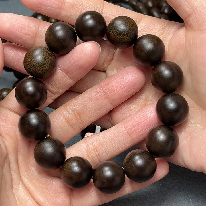 沉香手串白棋玉化