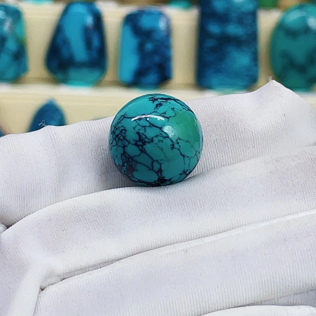 绿松石未镶嵌颈饰