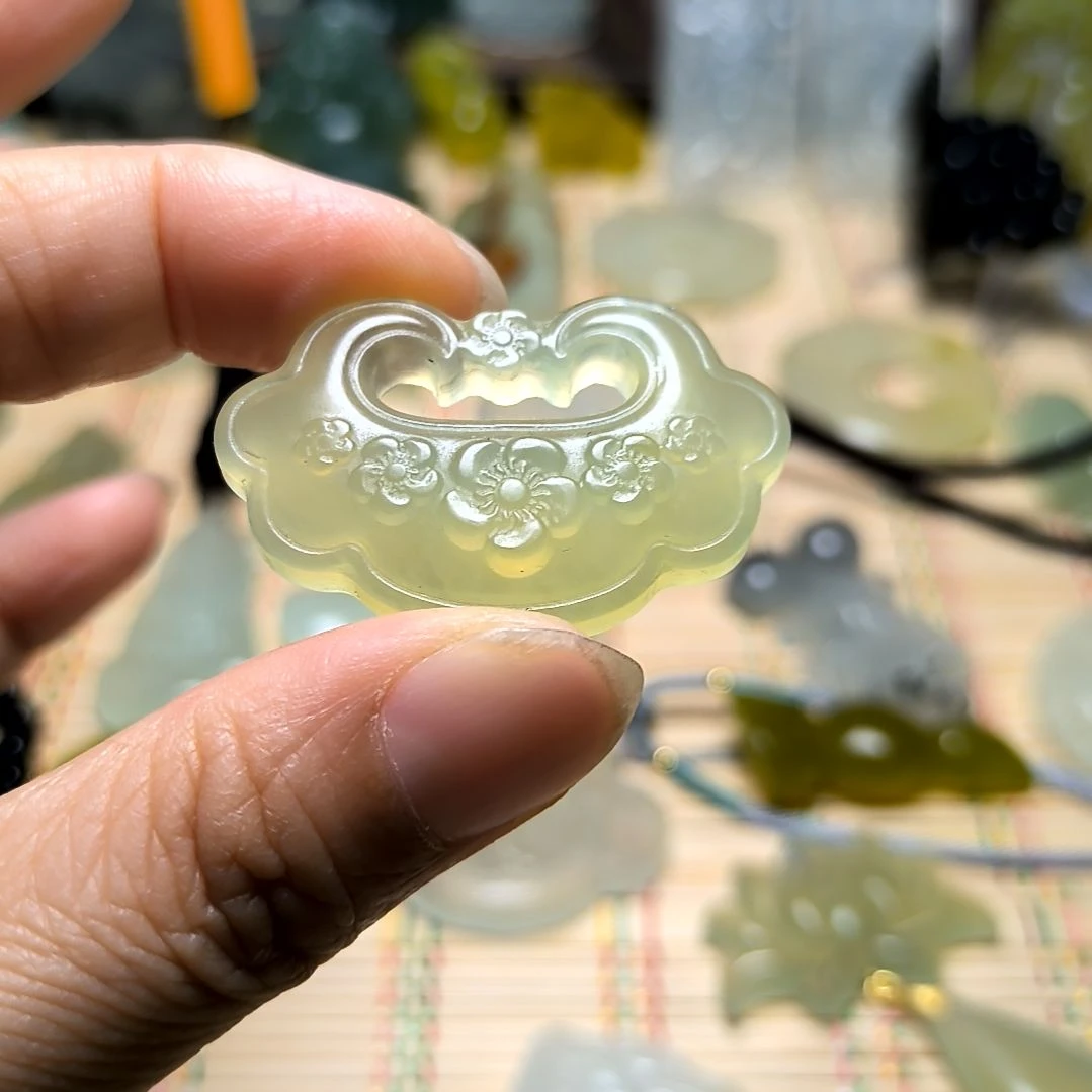 蛇纹石玉合金颈饰