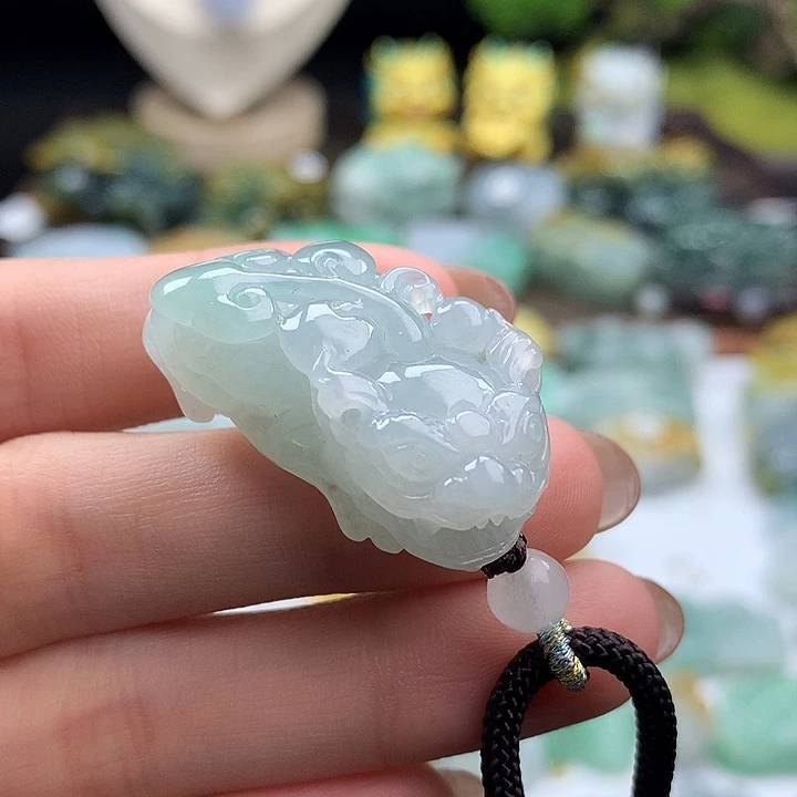 翡翠未镶嵌颈饰貔貅37