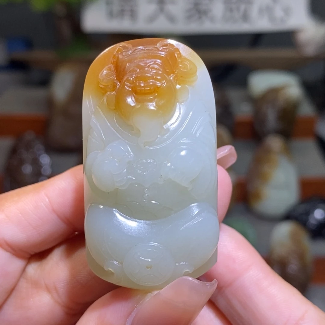 颈饰未镶嵌和田玉（糖玉）財爷爷吊坠