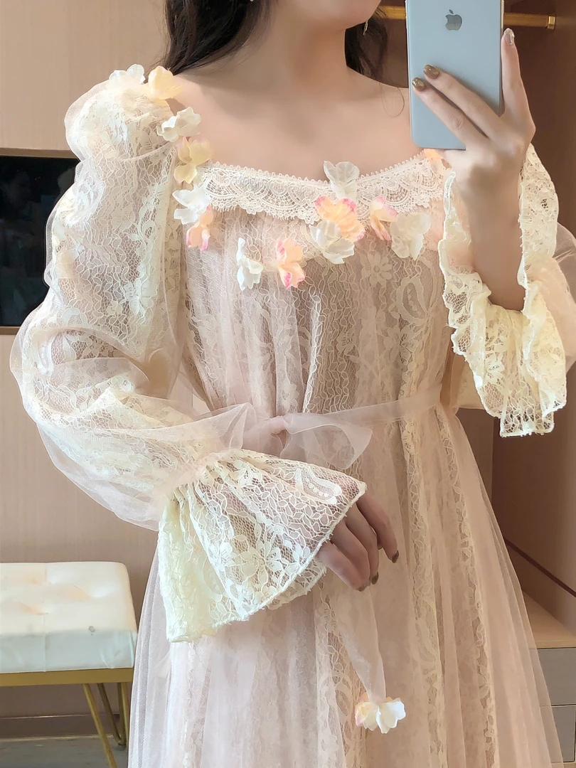 艾日秀法式仙女风洋气甜美花朵蕾丝拼接网纱连衣裙 E8864