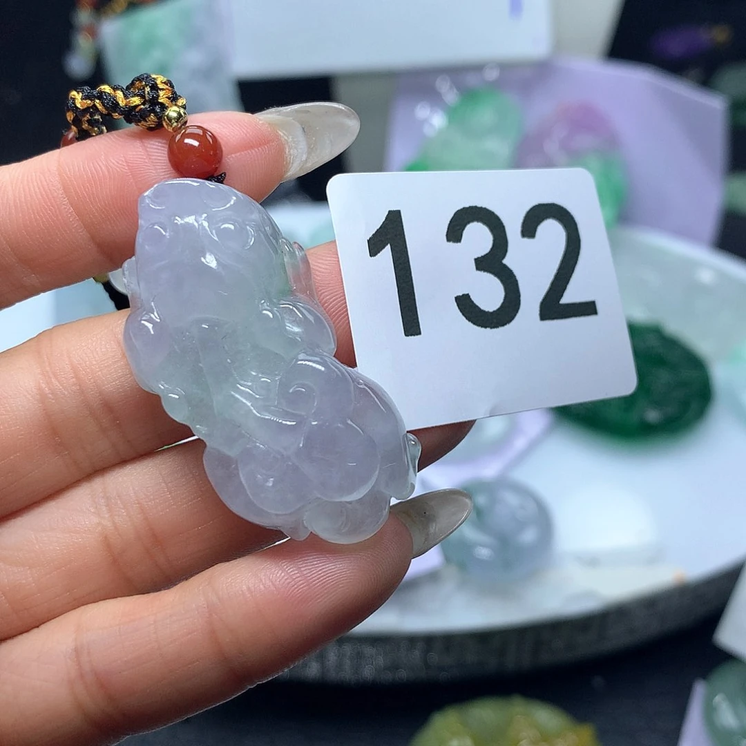 翡翠吊坠(赠链)未镶嵌