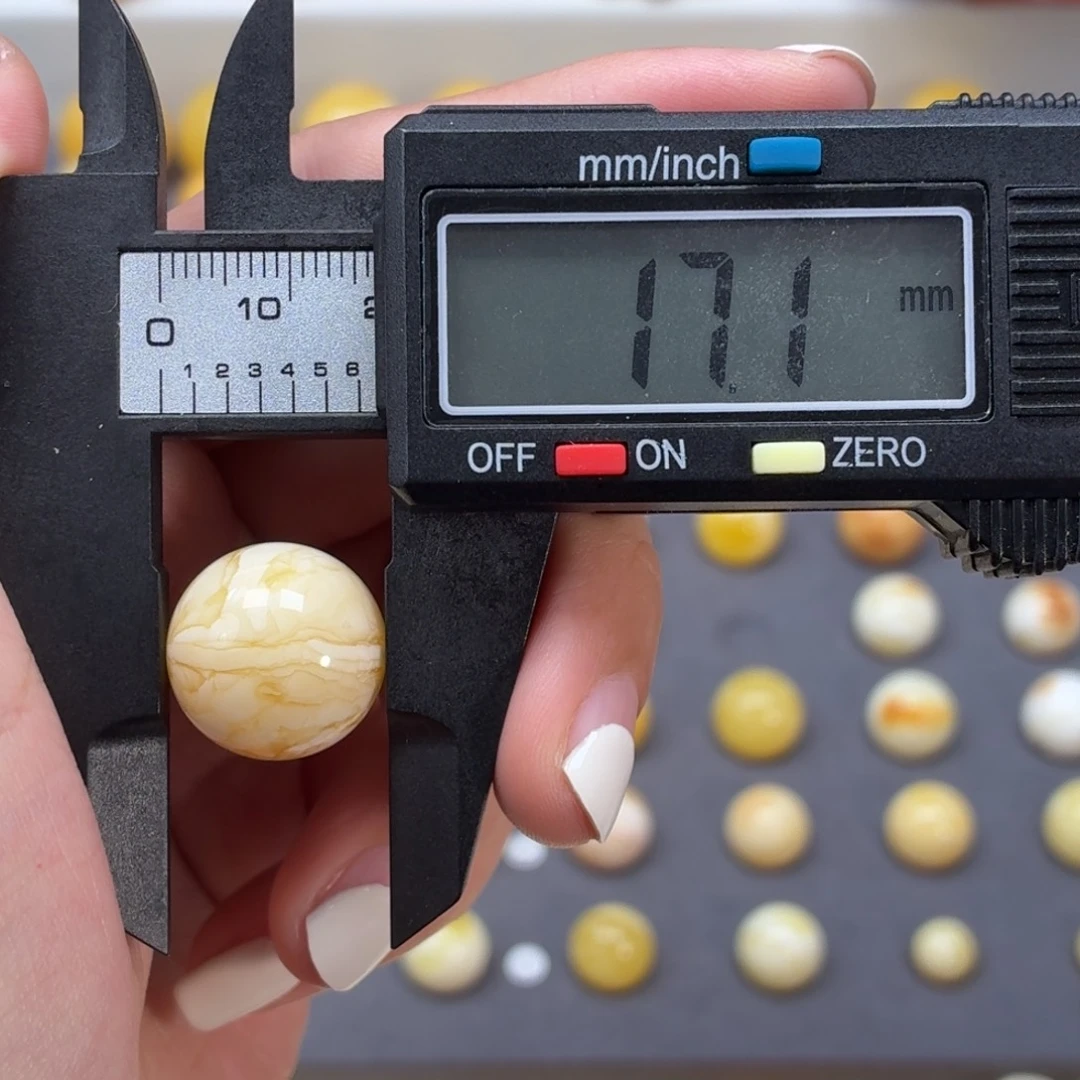 琥珀未镶嵌裸石17mm