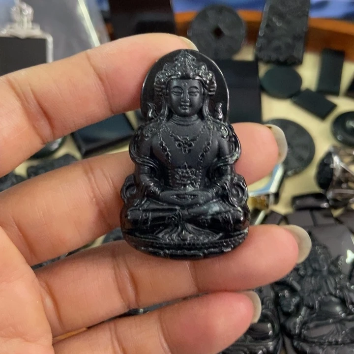 翡翠颈饰未镶嵌墨翠度母