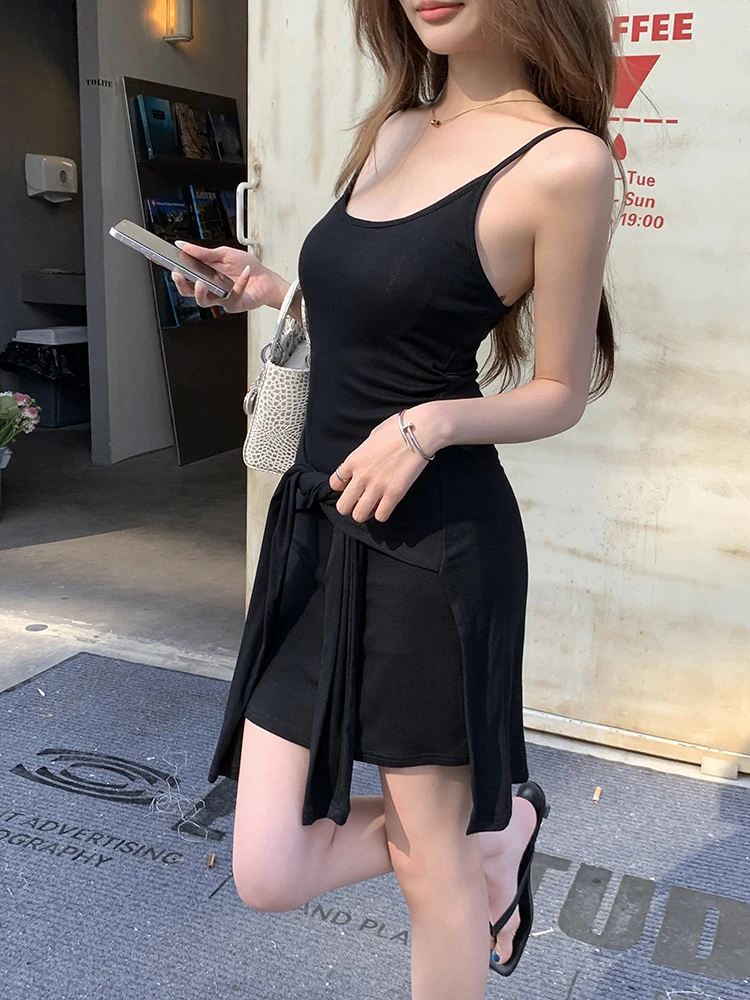 2025春夏新款元气设计感带胸垫系腰假两件连衣裙吊带裙女短裙