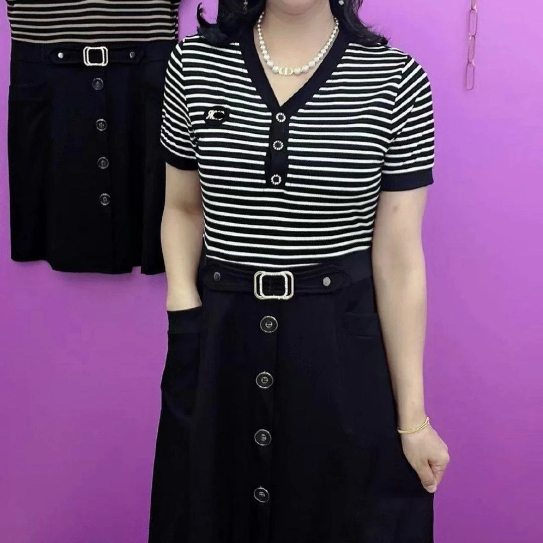 母亲节连衣裙夏季V领拼接女装显瘦气质时尚百搭条纹网红洋气修身