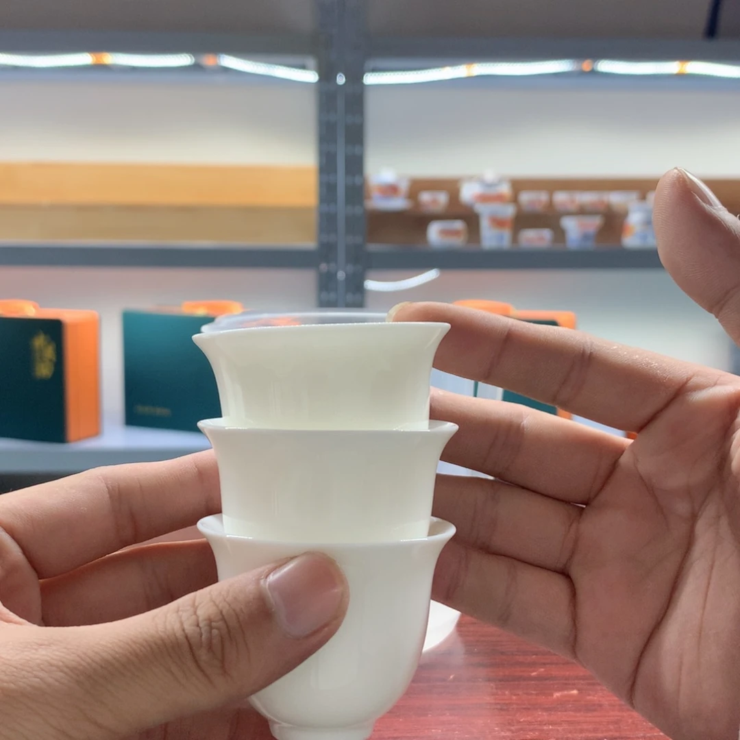 羊脂玉瓷玉兰杯三个