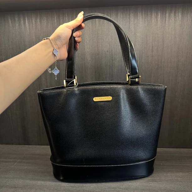 95新 BURBERRY/博柏利 兔兔奢G/博柏利水桶单肩包/23086