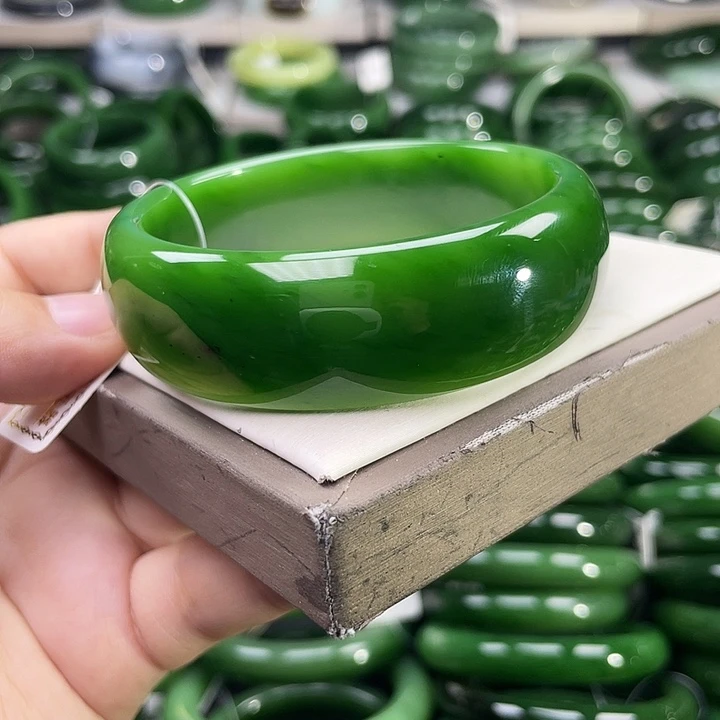 未镶嵌手镯和田玉（碧玉）