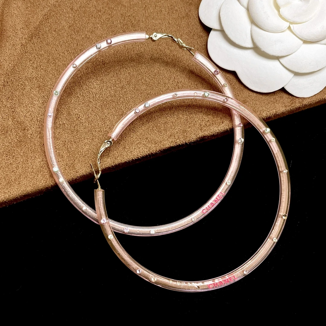 95新 Chanel/香奈儿 亚克力浅粉色钻圈圈耳环 xb080304