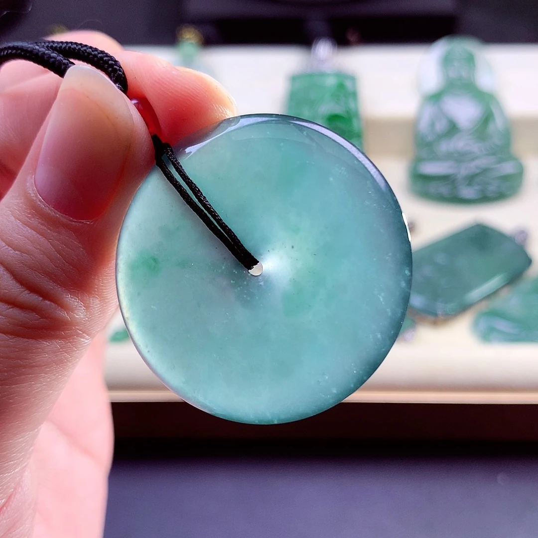 颈饰未镶嵌翡翠天然