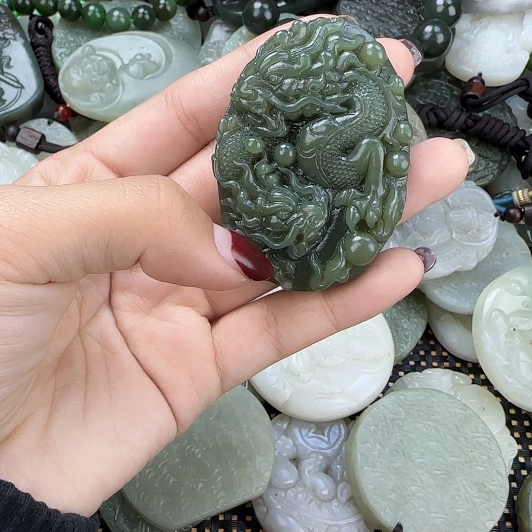 和田玉未镶嵌颈饰