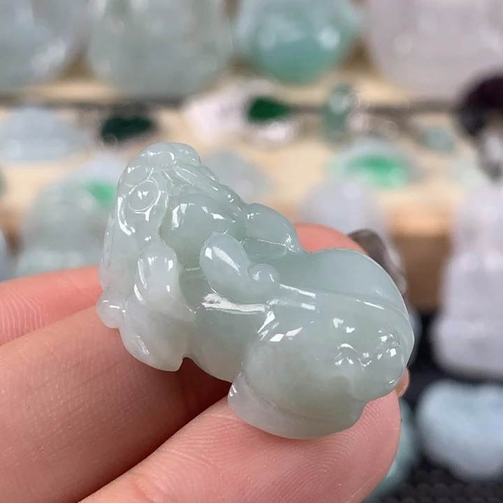 颈饰未镶嵌翡翠貔貅