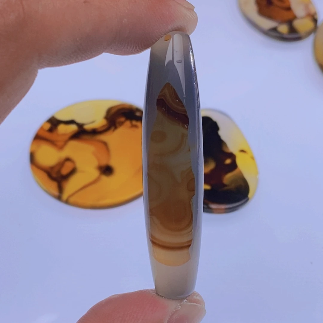 玛瑙/玉髓颈饰未镶嵌