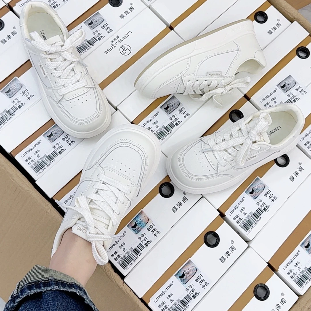 2025新款休闲小白鞋2601