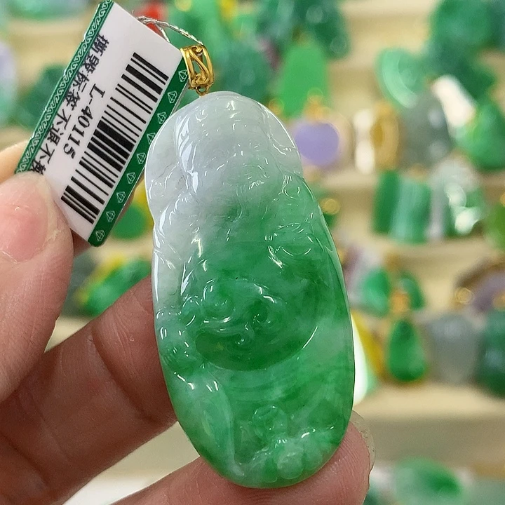 翡翠颈饰18K金镶嵌挂件