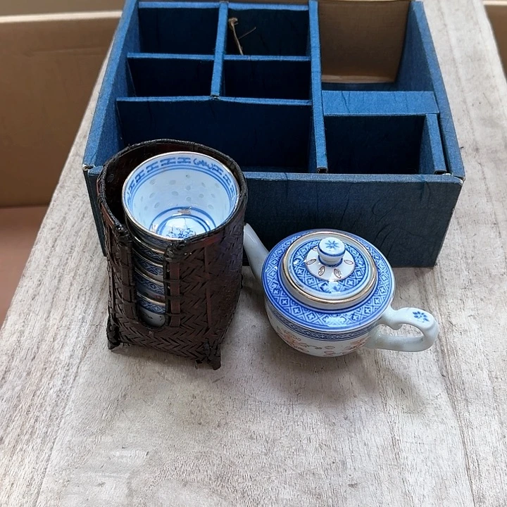 瓷片噗哈哈哈哈哈哈哈哈哈我