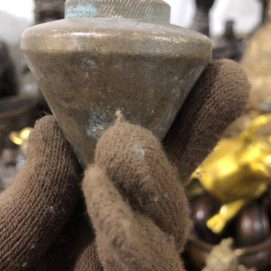 用***3闪电购铜摆件工艺品