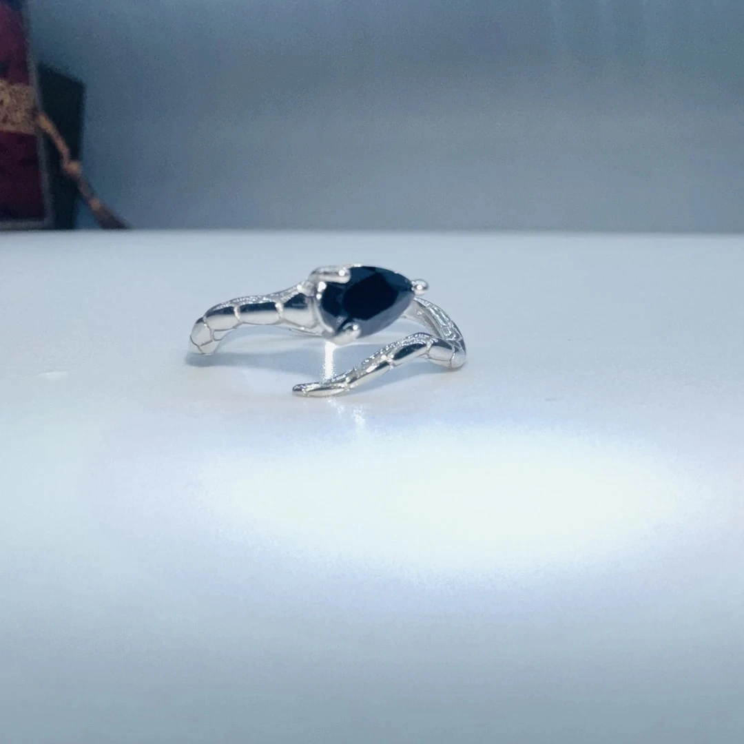 S925银天然黑尖晶石小蛇戒指/2621