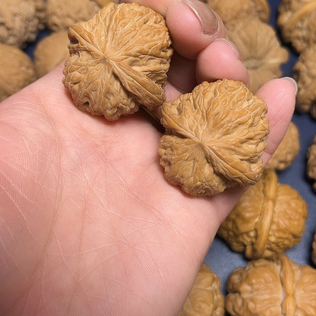 文玩核桃吊坠叫****猫磨盘