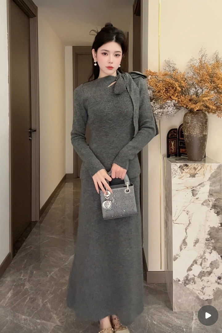 秋季氛围感穿搭围巾领上衣长款半身裙两件套针织套装纯色潮流新款