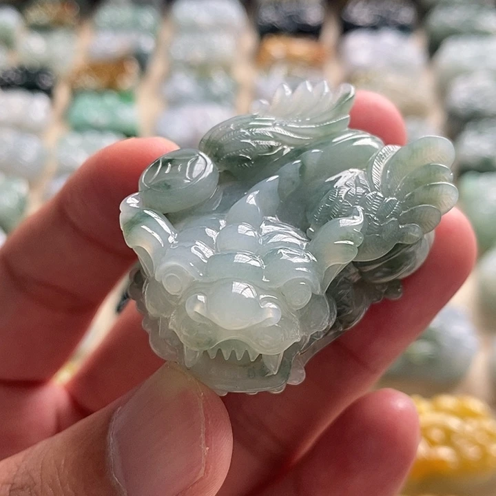 卡***西颈饰未镶嵌翡翠貔貅